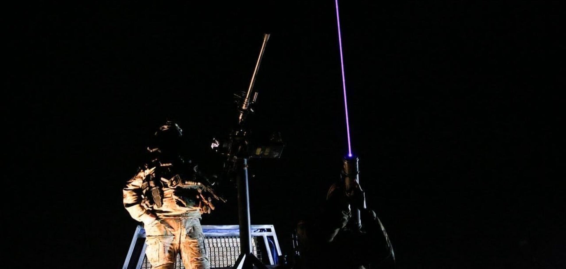 Захватчики устроили комбинированную атаку на Киев и область: есть погибший и раненые, вспыхнули пожары. Все подробности