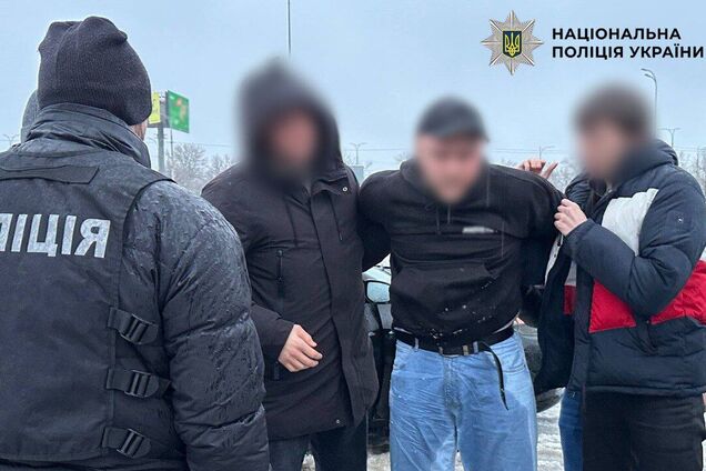 6 500 долларов за снятие с розыска: в Киеве задержали мужчину, подозреваемого в посредничестве между 'клиентами' и ТЦК