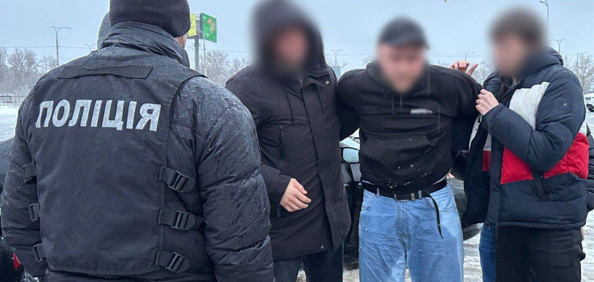 6 500 долларов за снятие с розыска: в Киеве задержали мужчину, подозреваемого в посредничестве между 'клиентами' и ТЦК