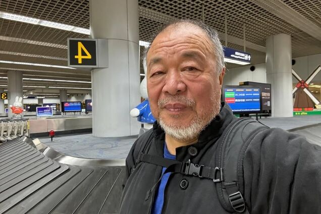 Художник Ай Вэйвэй из Китая, который жил в изгнании и был на фронте в Украине, впервые за 10 лет вернулся домой