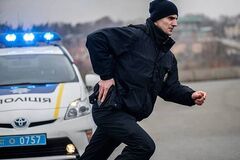 На Киевщине мужчина угрожал людям гранатой, полиция открыла огонь на поражение: все подробности