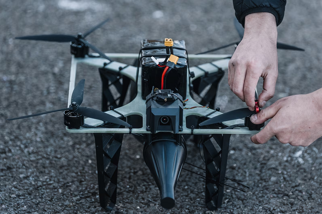 Працює на оптоволокні і втричі дешевший за аналоги: що відомо про FPV-дрон 'Ян Жижка', який Чехія постачає Україні. Фото