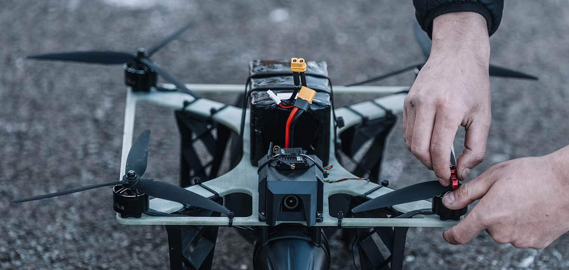 Працює на оптоволокні і втричі дешевший за аналоги: що відомо про FPV-дрон 'Ян Жижка', який Чехія постачає Україні. Фото