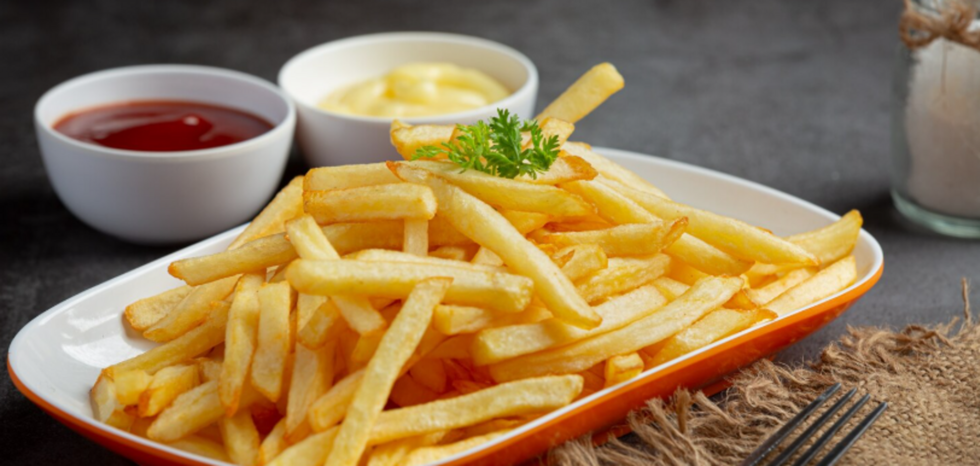 Как быстро разогреть картошку фри, чтобы она снова стала хрустящей: 5-минутный метод