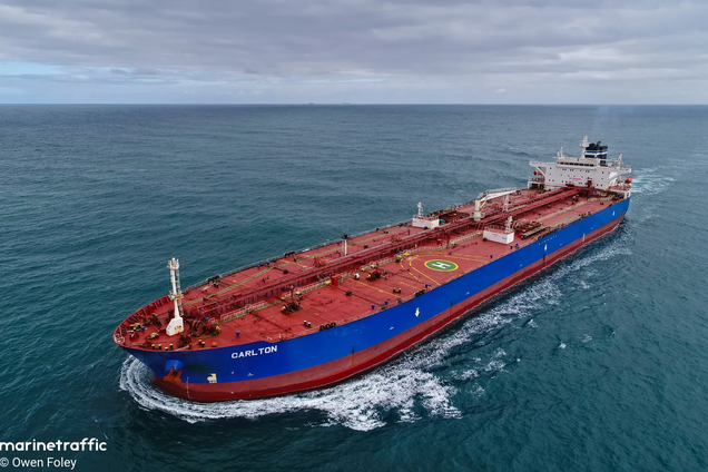 Підтверджено 30 порушень: у Франції взяли під варту капітана затриманого танкера тіньового флоту РФ