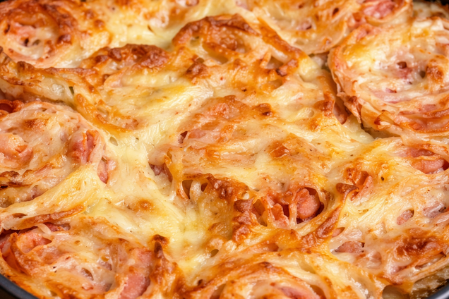 Лінива піца з лаваша: тісто вимішувати не доведеться