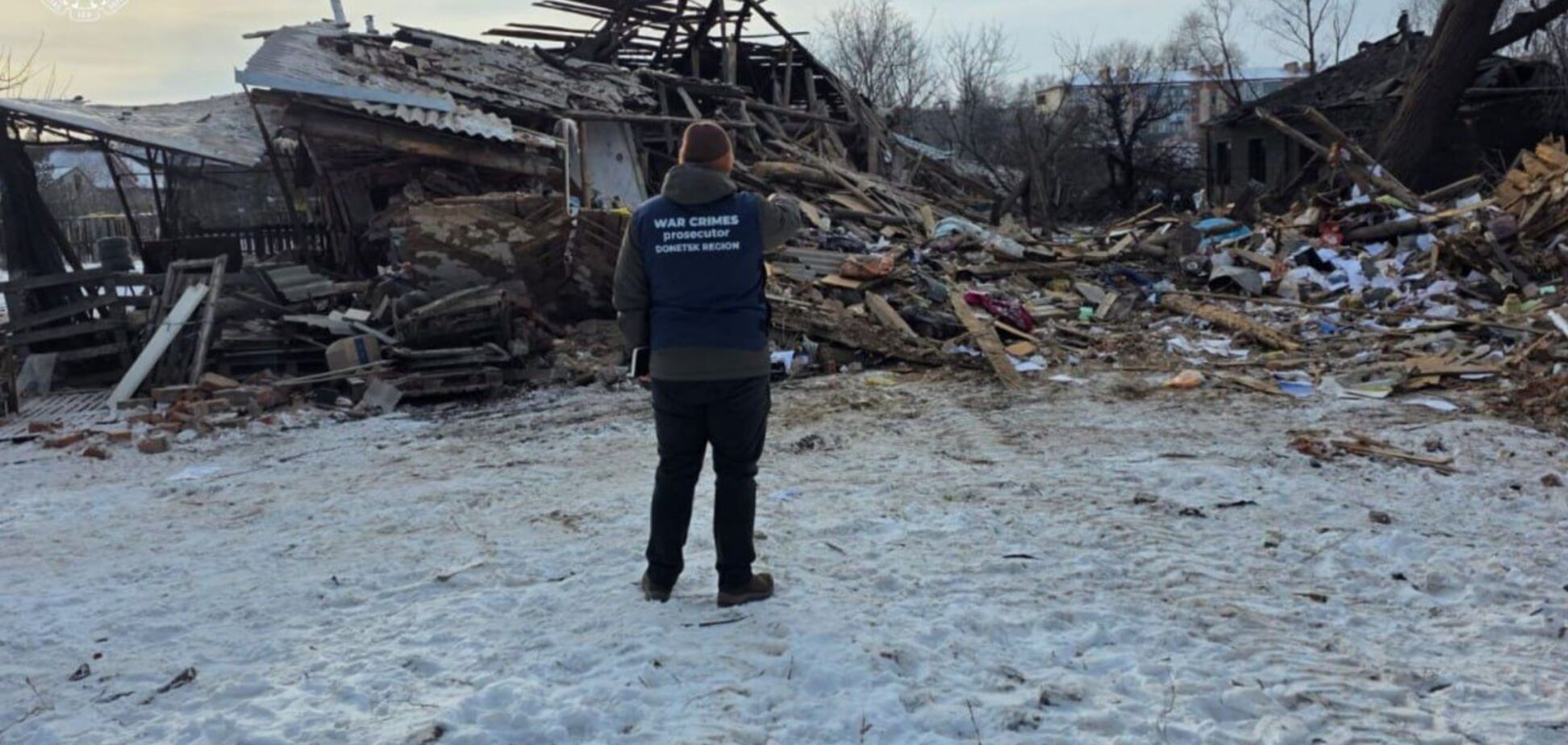 ФАБи влучили в приватний сектор: окупанти ударом по Слов'янську вбили подружжя, їх син поранений. Фото та відео