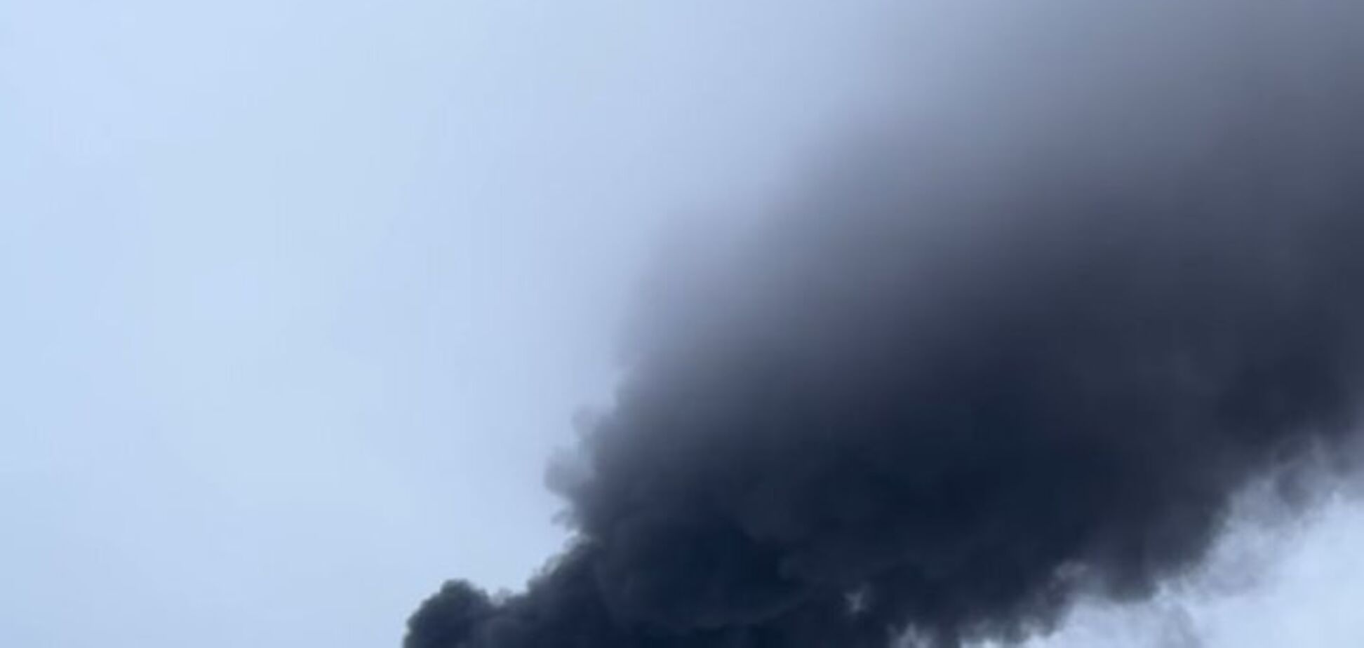 'Поднялся огонь': жители Львовщины рассказали о российской атаке. Видео