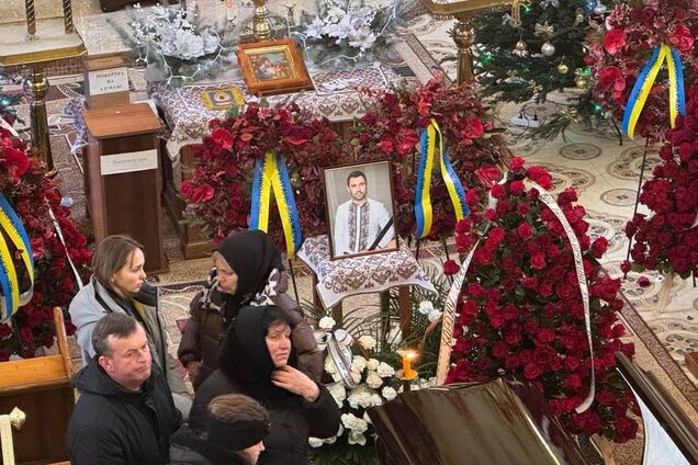 На Львовщине началось прощание с нардепом Орестом Саламахой, который погиб в ДТП. Видео