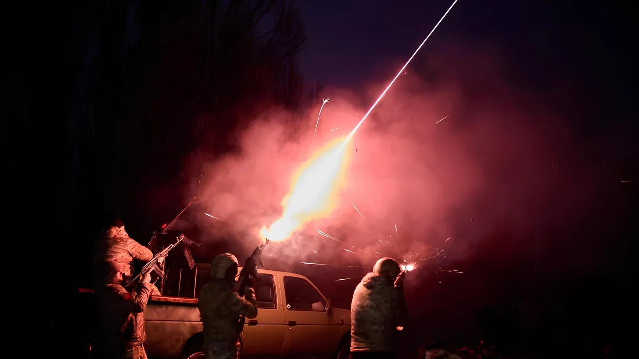 Украина под массированной воздушной атакой: в небе более сотни российских "Шахедов"