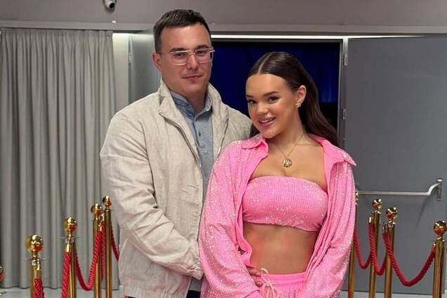 'СБУ повинна мене спіймати'. Чоловік Верби, який тицяв офіціанту російські рублі в Буковелі, з насмішкою відповів на хейт