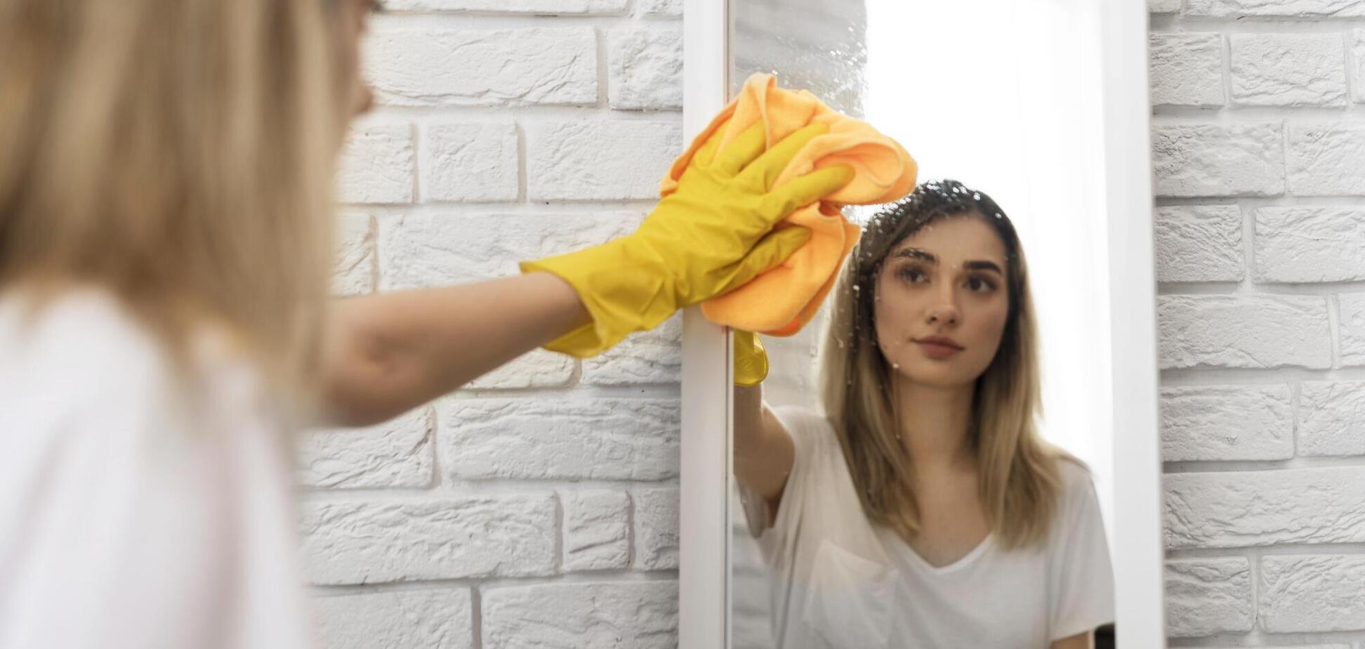 Як помити дзеркало повністю без розводів: цікавий лайфхак