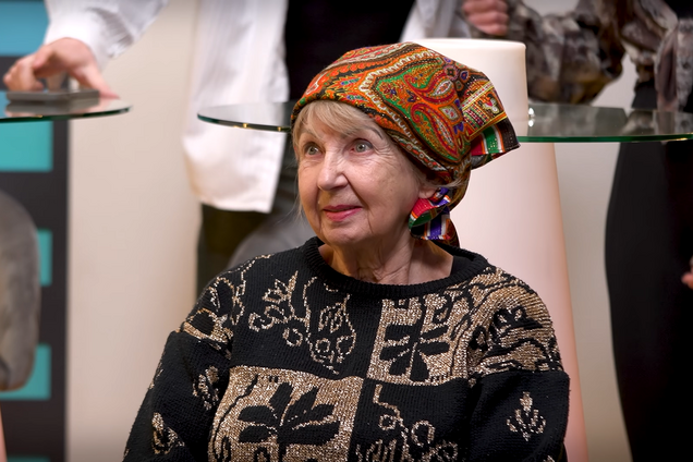 'Поднимайте шум, когда пенсионерам платят 2000 грн!' На известном шоу обматерили бабушку-актрису и оправдались за инцидент