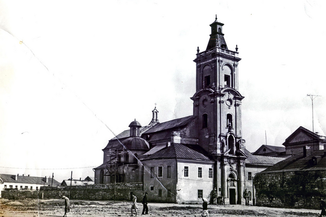 Знаменитий будинок Потоцького показали у різні роки: архівні фото