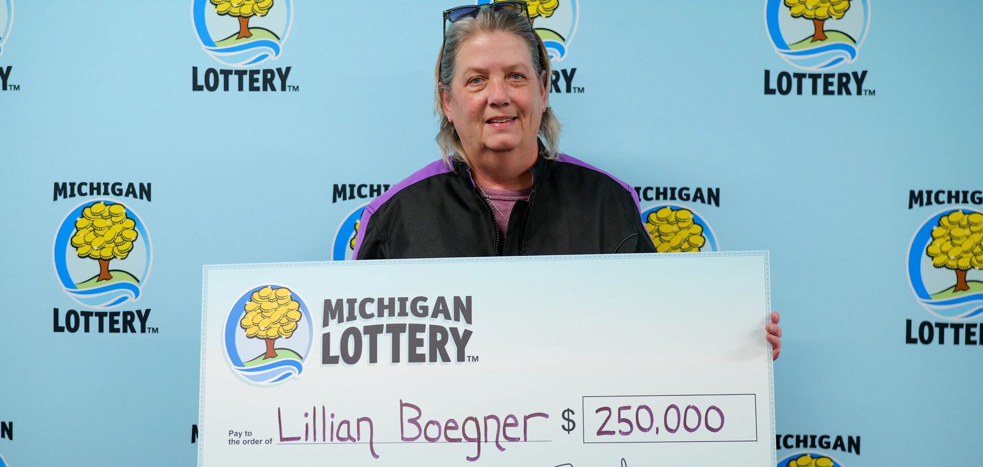 Лилиан Боегнер с ее выигрышем