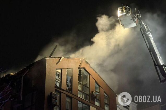 Російська атака на Київщині: батьки згоріли, а їх маленьку доньку врятував воєнний журналіст. Подробиці трагедії та відео