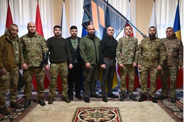 Раненым бойцам Третьего армейского корпуса передали квартиры в Закарпатье