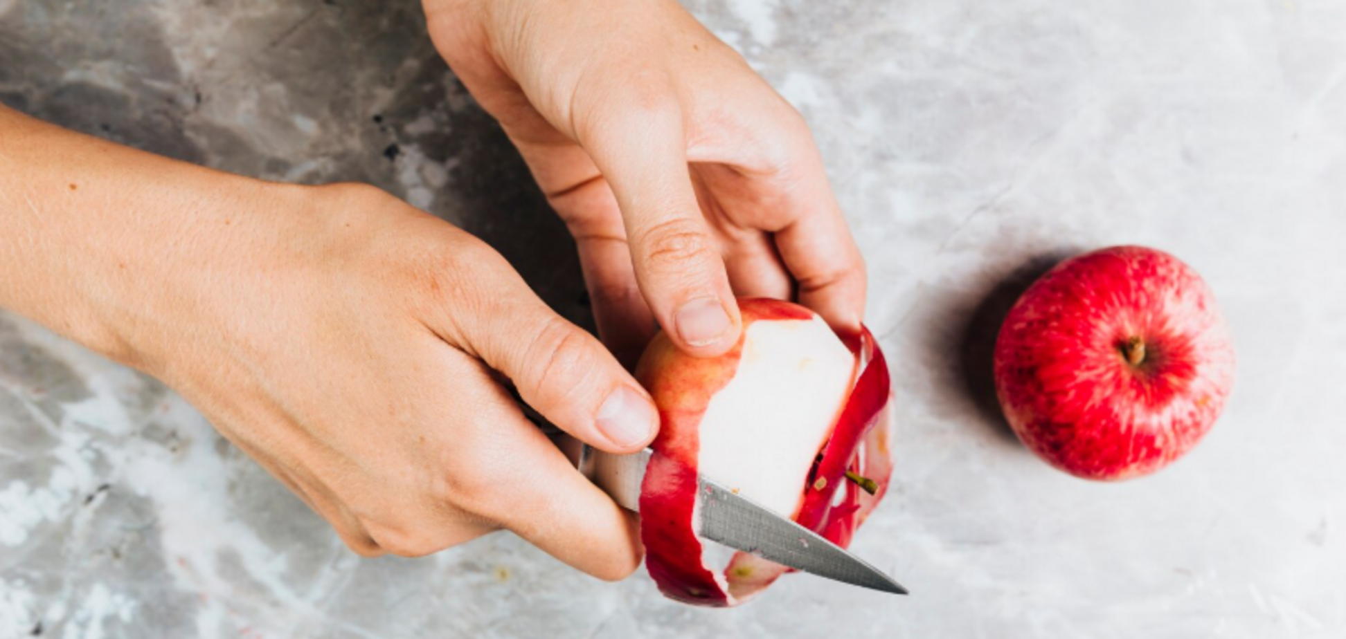 Вы точно неправильно едите яблоки и картофель: надо ли их чистить