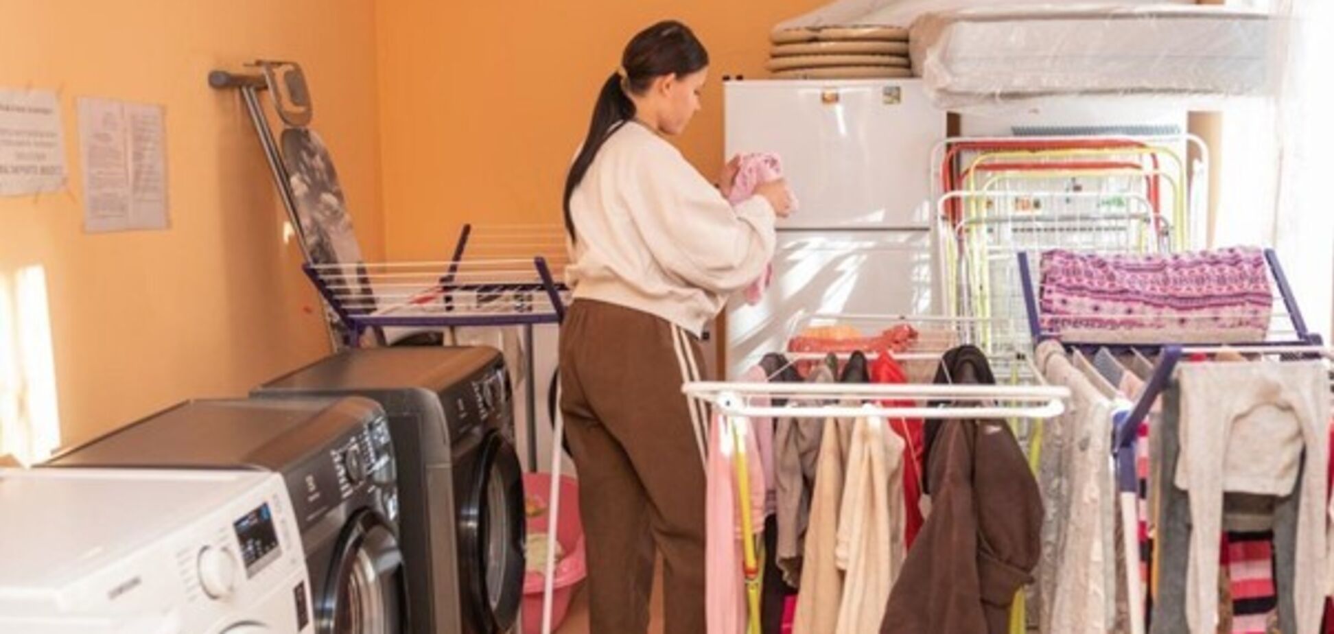 Безпечний простір для мам та дітей: як у Дніпрі працює центр 'Мамине щастя'