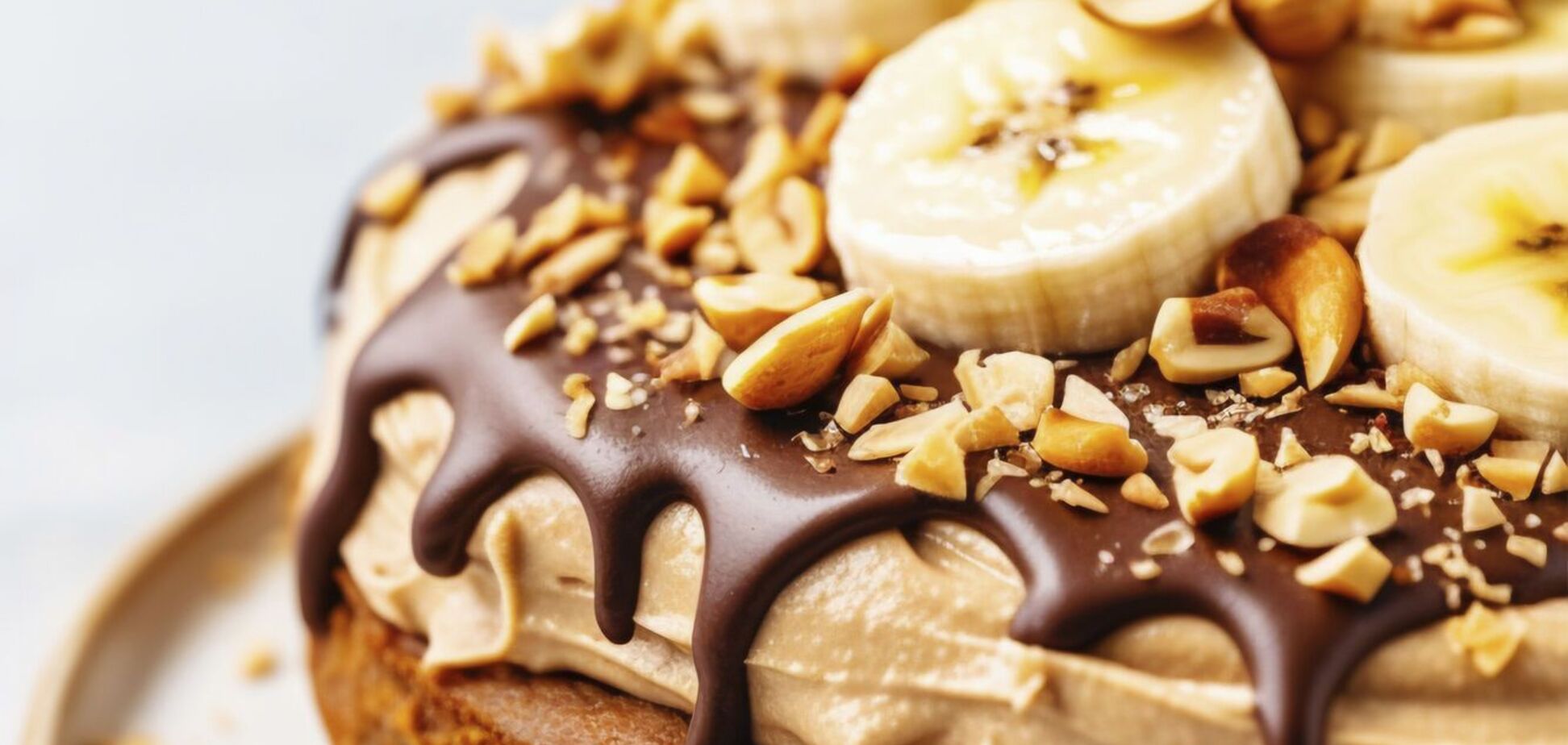 Лінивий шоколадно-банановий пиріг на сковорідці: готується за лічені хвилини