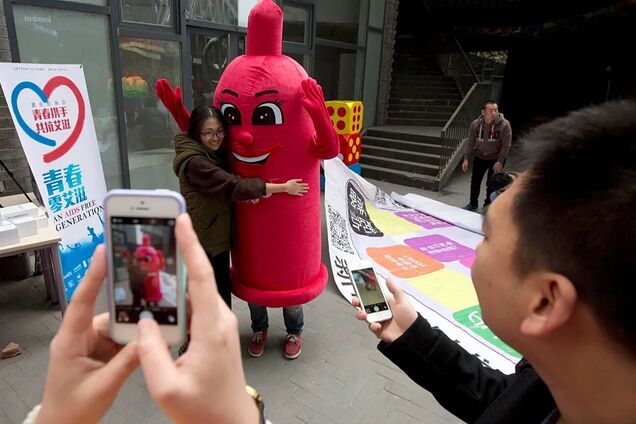 У Китаї вигадали нові податки, аби стимулювати народжуваність – Reuters