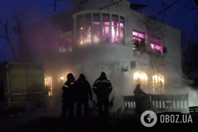 У Києві 16-річна дівчинка впала в яму з окропом: посадовцу 'Київтеплоенерго' повідомили про підозру. Подробиці та фото