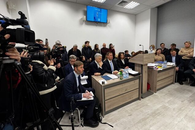 Влада рік товче воду в ступі, але ми переможемо, бо правда на нашому боці, – Порошенко