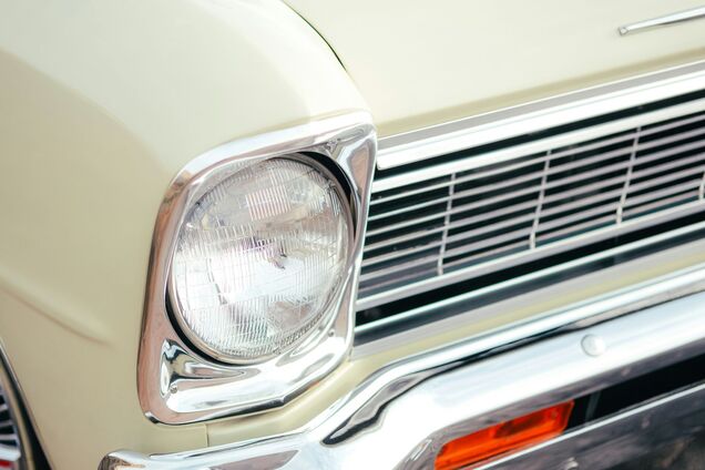 Зачем в СССР заливали тормозную жидкость в фары авто: это выглядело странно