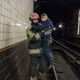 Зупинка метро в Києві: у ДСНС показали, як виводили пасажирів з тунелів підземки. Фото та відео