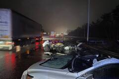 На Київщині Lexus розірвало на частини після зіткнення з вантажівкою: є постраждалий. Фото