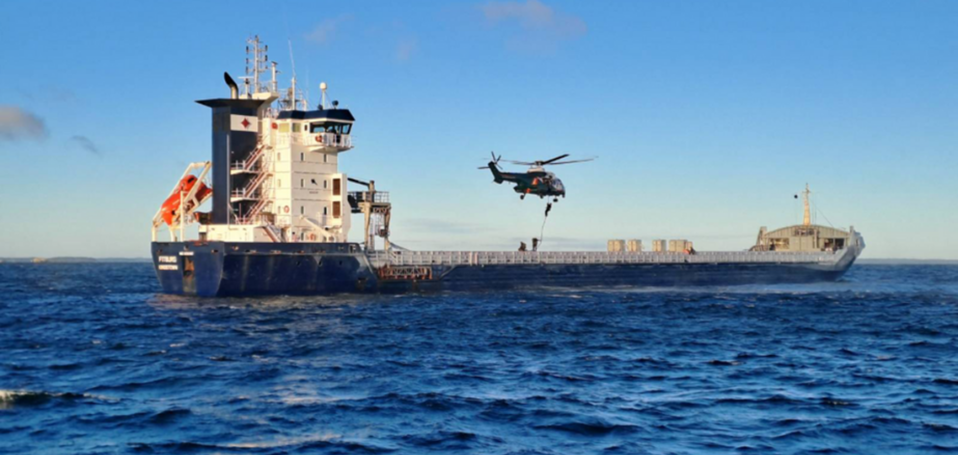 У Фінляндії оприлюднили відео спецоперації із захоплення судна тіньового флоту РФ