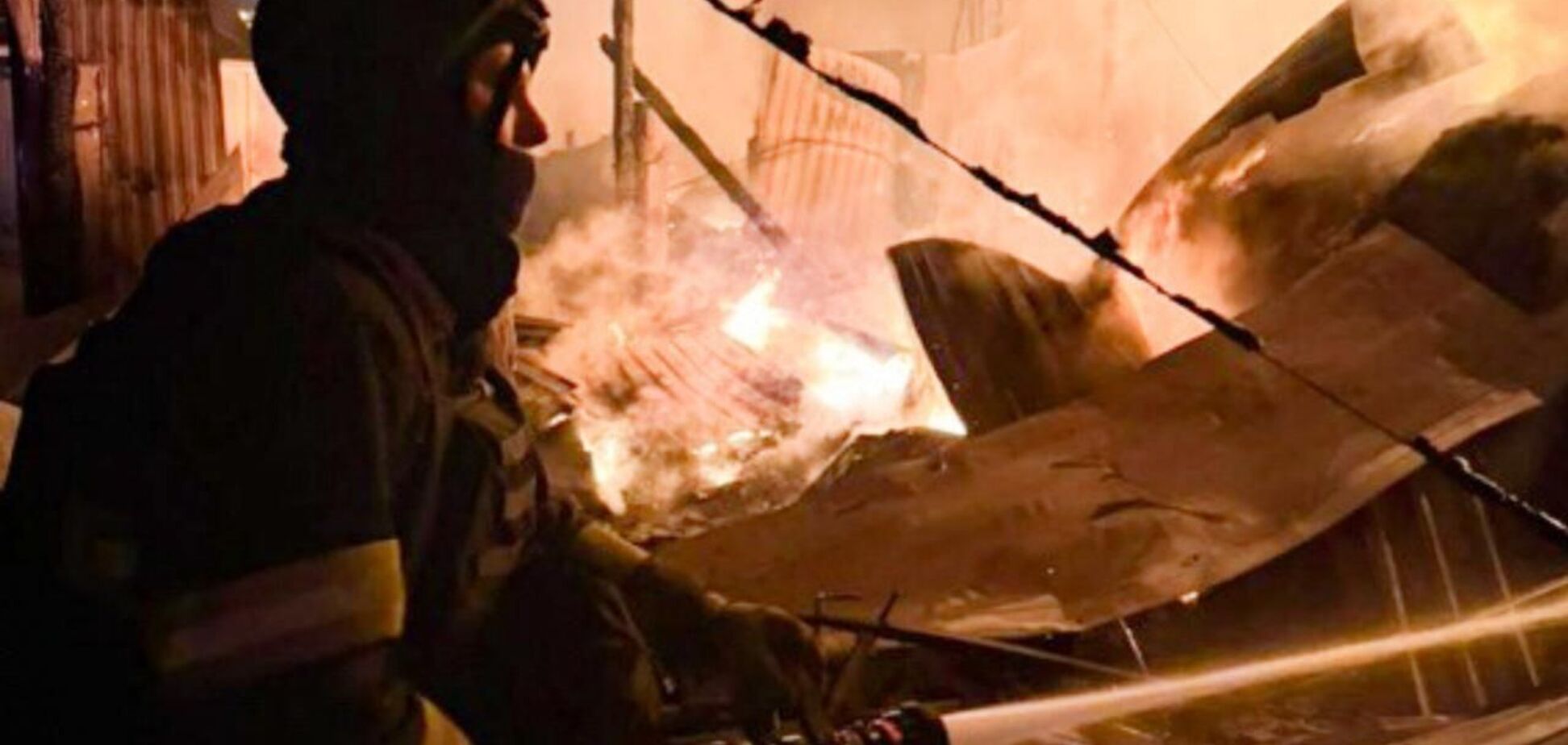 Під ударом – житлові будинки та критична інфраструктура: Росія атакувала Київщину, є загиблий