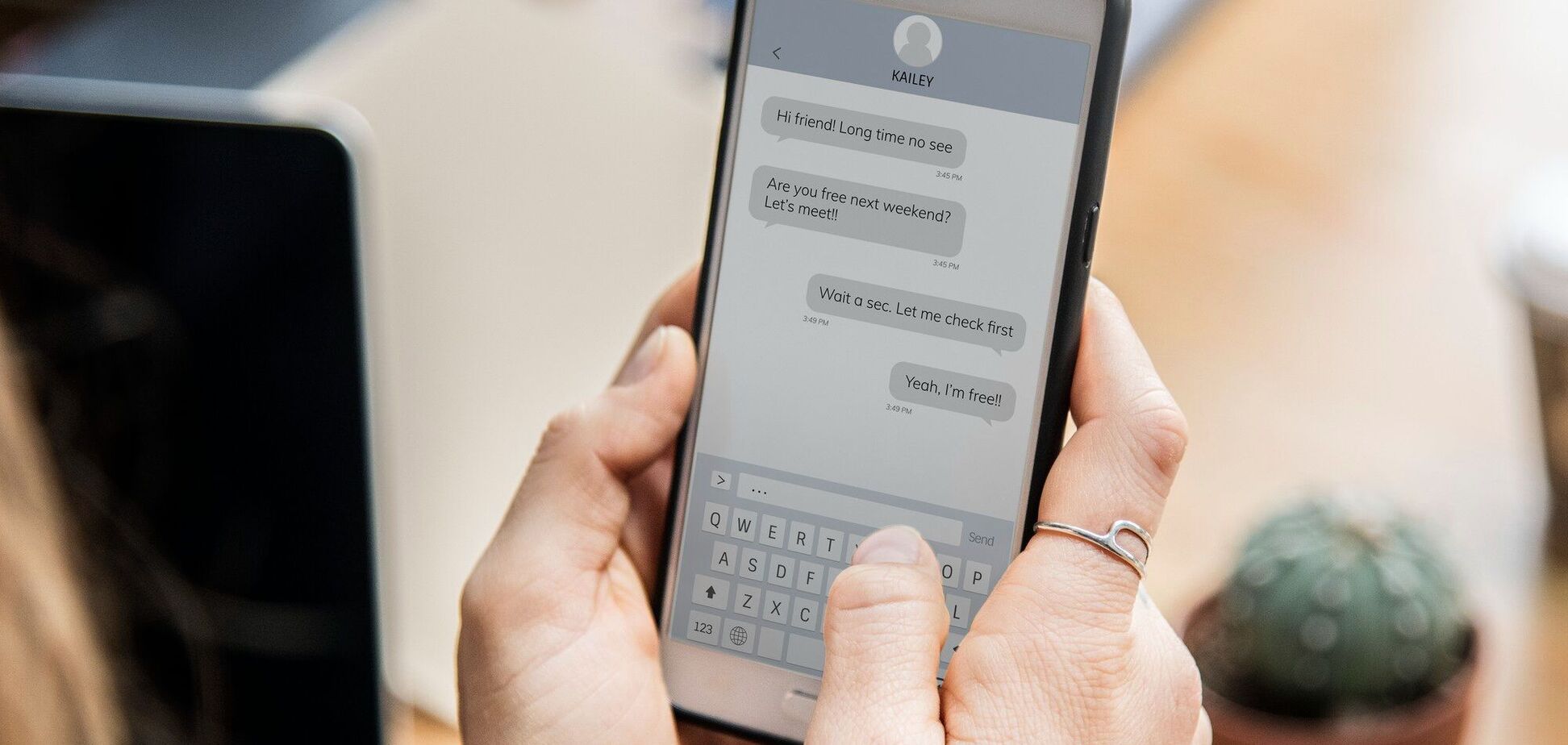 Листування в месенджері. Ілюстрація