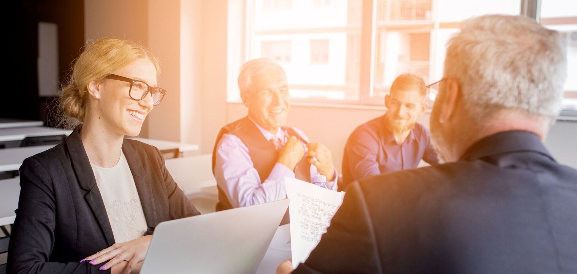 Иллюстрация - деловое совещание