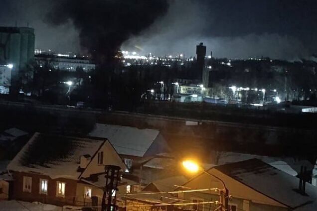 Украина поразила ракетно-артиллерийский арсенал в Костромской области и нефтебазу в Липецкой: детали операции. Видео