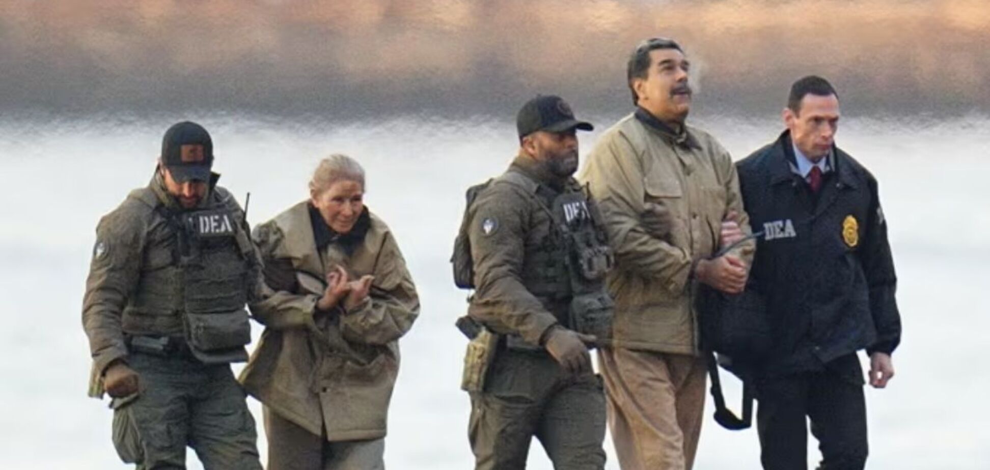 Ударились головами, пытаясь убежать: в США раскрыли новые подробности операции по захвату Мадуро и его жены