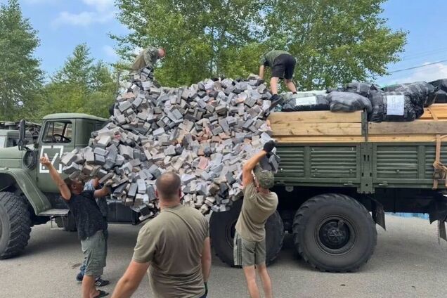 'Нам би теж таке не завадило': експерт розповів про новий тип маскувальних сіток, які використовує ворог. Фото