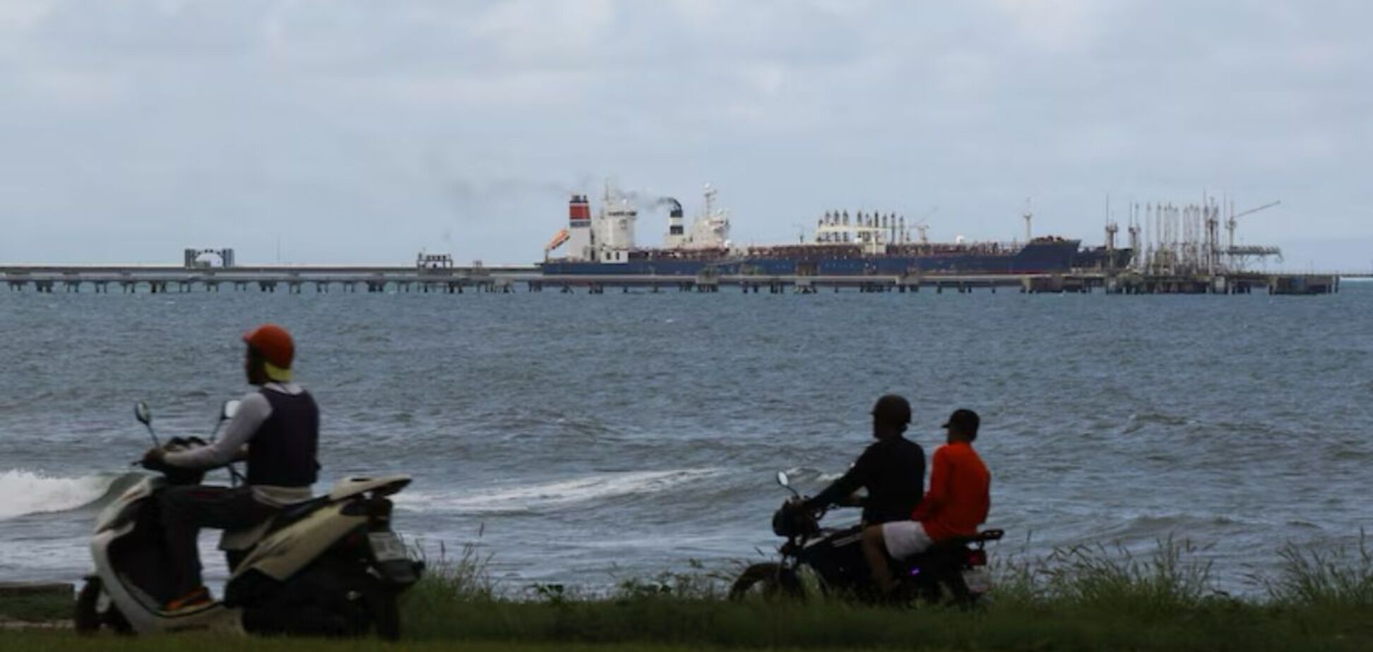 Трамп потребовал от Венесуэлы немедленно прекратить любое сотрудничество с Китаем и Россией: что известно