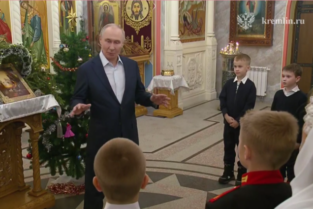 Путін на Різдво 'засвітився' в церкві в оточенні офіцерів ГРУ і зробив цинічну заяву про війну проти України. Фото і відео