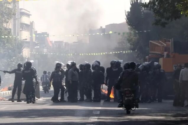 МЗС закликало українців негайно залишити Іран через ускладнення безпекової ситуації