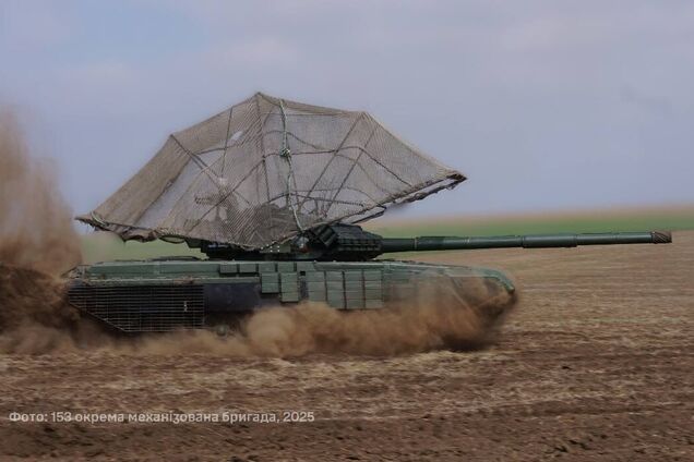 'Капюшон' проти дронів: Сирія запозичила український захист танків