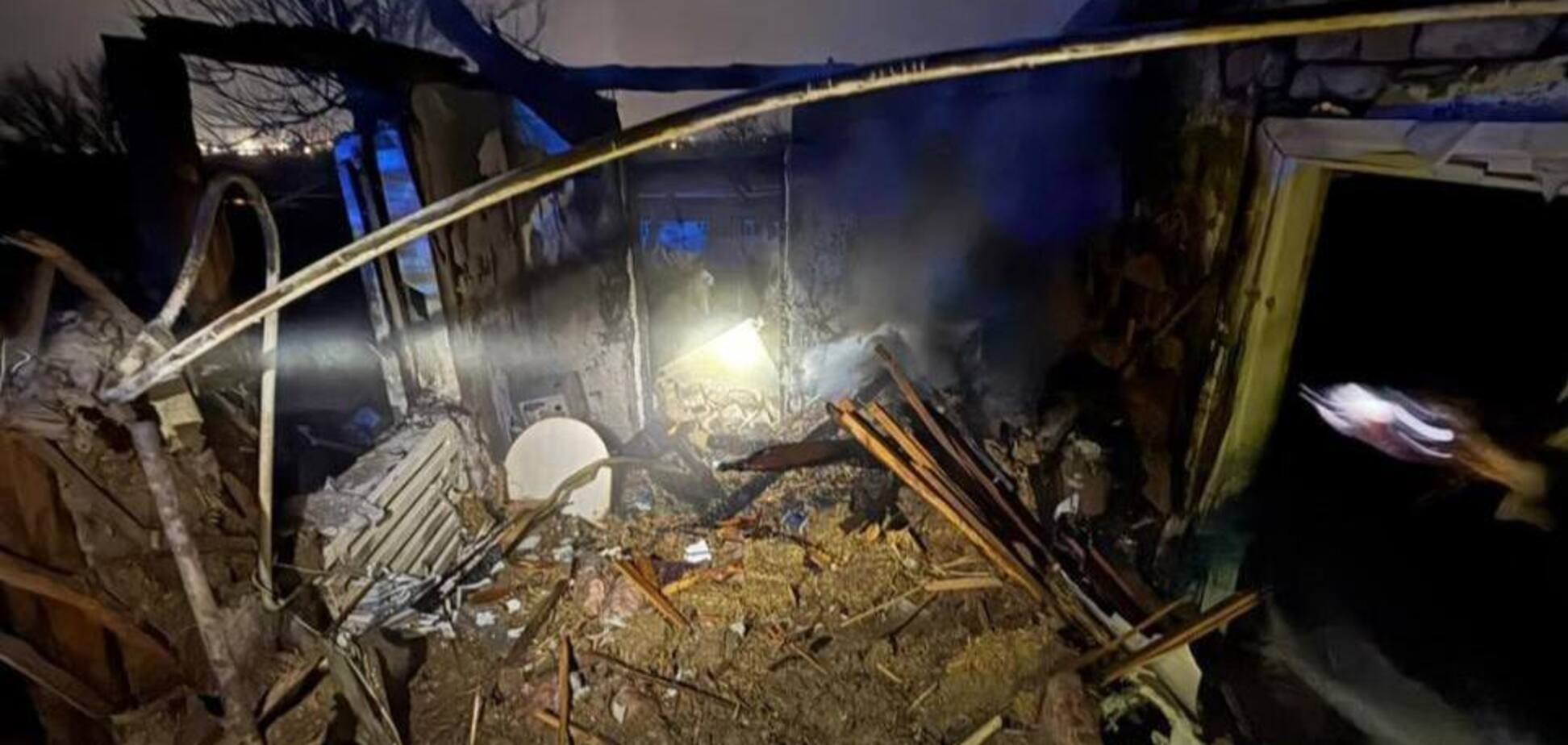 У Дніпрі через влучання БПЛА у житловий будинок загинули двоє людей. Фото