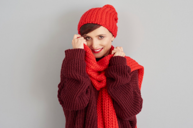 'Тихі вбивці' чистої шкіри: як часто треба прати шапку та шарф і чому