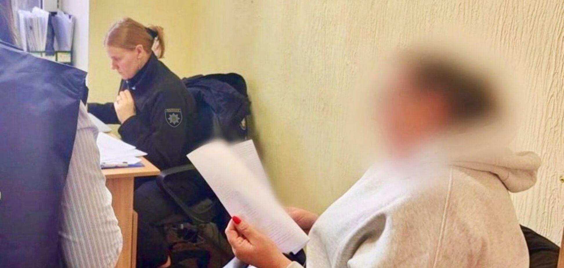 Пытки и эксплуатация детей: воспитательнице детского дома на Киевщине сообщили о подозрении. Фото