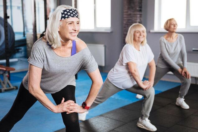 Як позбутися жиру після 50 років: прості щоденні рухи для плоскої талії. Відео