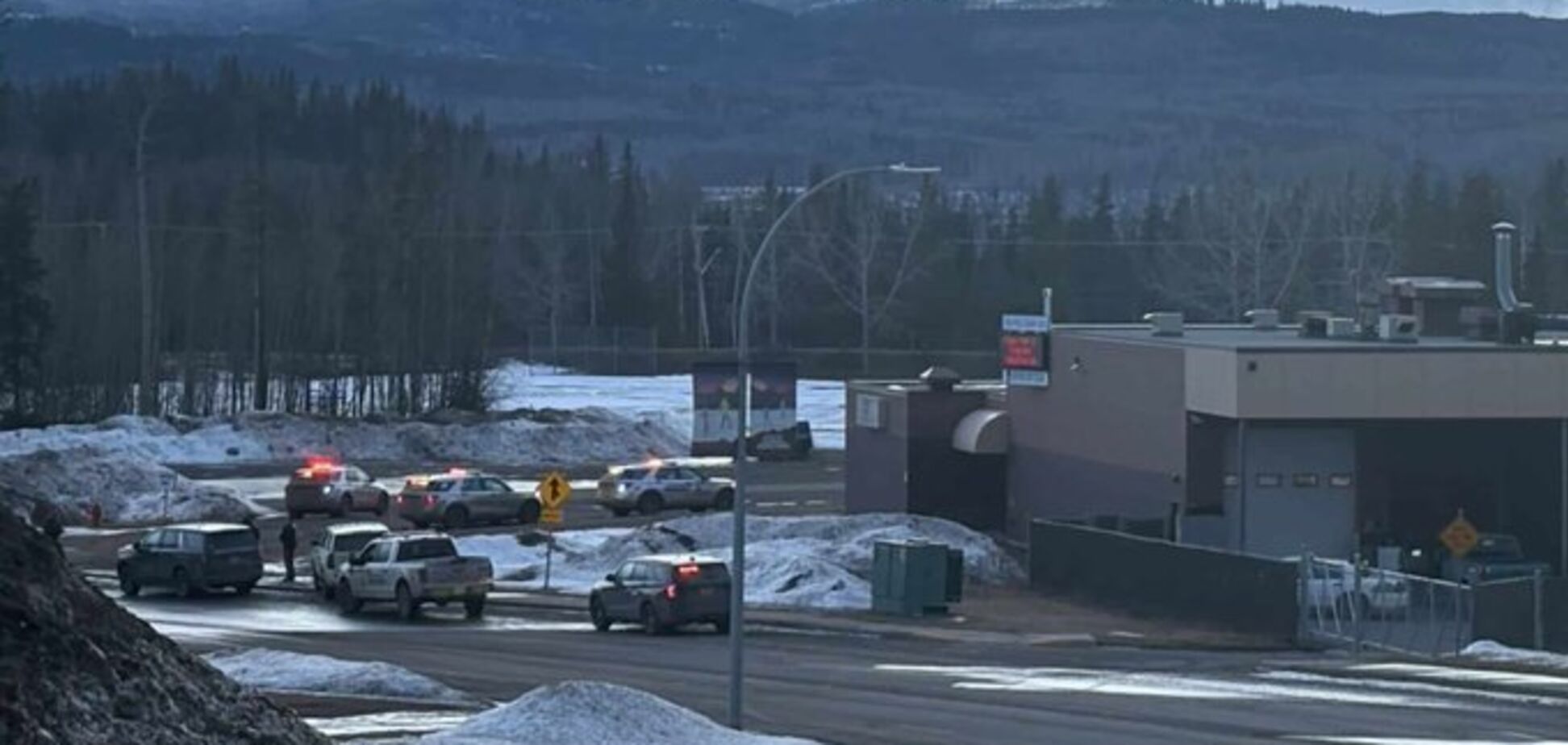 В Канаде произошла стрельба в школе: погибли десять человек, десятки пострадали. Фото