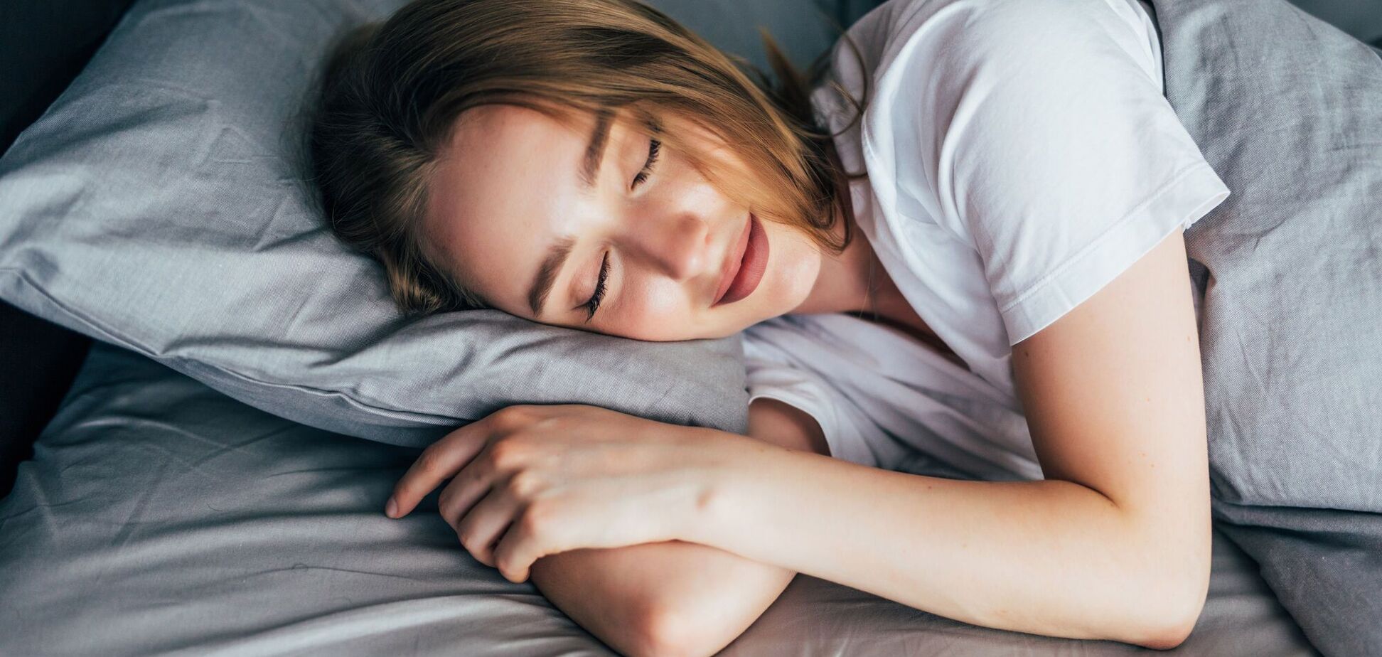 Не можете заснути? Нейробіолог розкрив простий трюк, який присипляє мозок за 5 хвилин