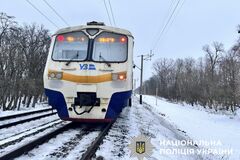 Уникнути трагедії не вдалося: на Київщині 23-річна жінка загинула під колесами потяга