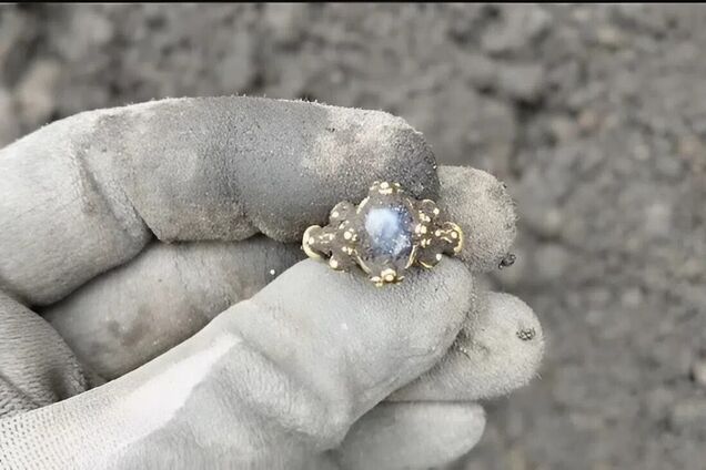 Фантастично красивий: у Норвегії знайшли середньовічний перстень. Фото