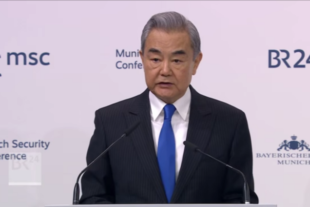 'У нас не повинно бути політичних перепадів': глава МЗС Китаю зробив заяву щодо війни в Україні, але є 'нюанс'